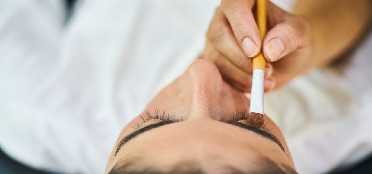 Les looks beauté qui vont marquer l’année : tendances maquillage