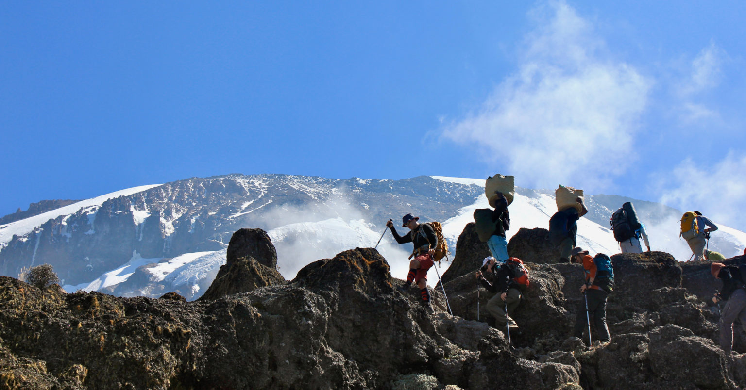 Monter le Kilimandjaro : Défis et Récompenses d'une Aventure Inoubliable