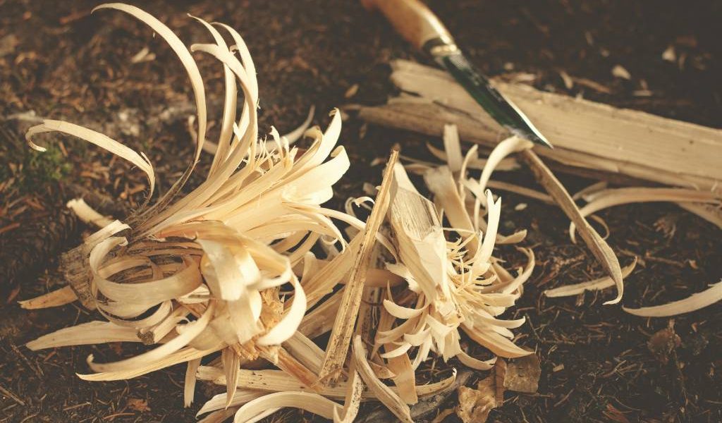 Les secrets de fabrication des éventails en bois artisanaux