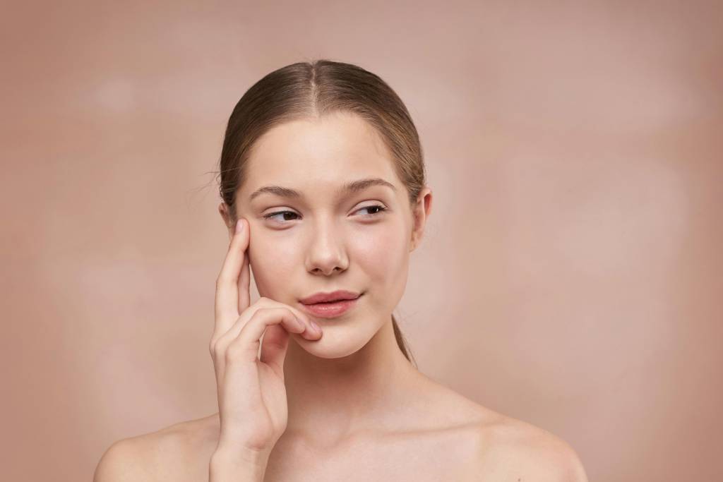 Comment le gel après-soleil apaise et hydrate intensément la peau